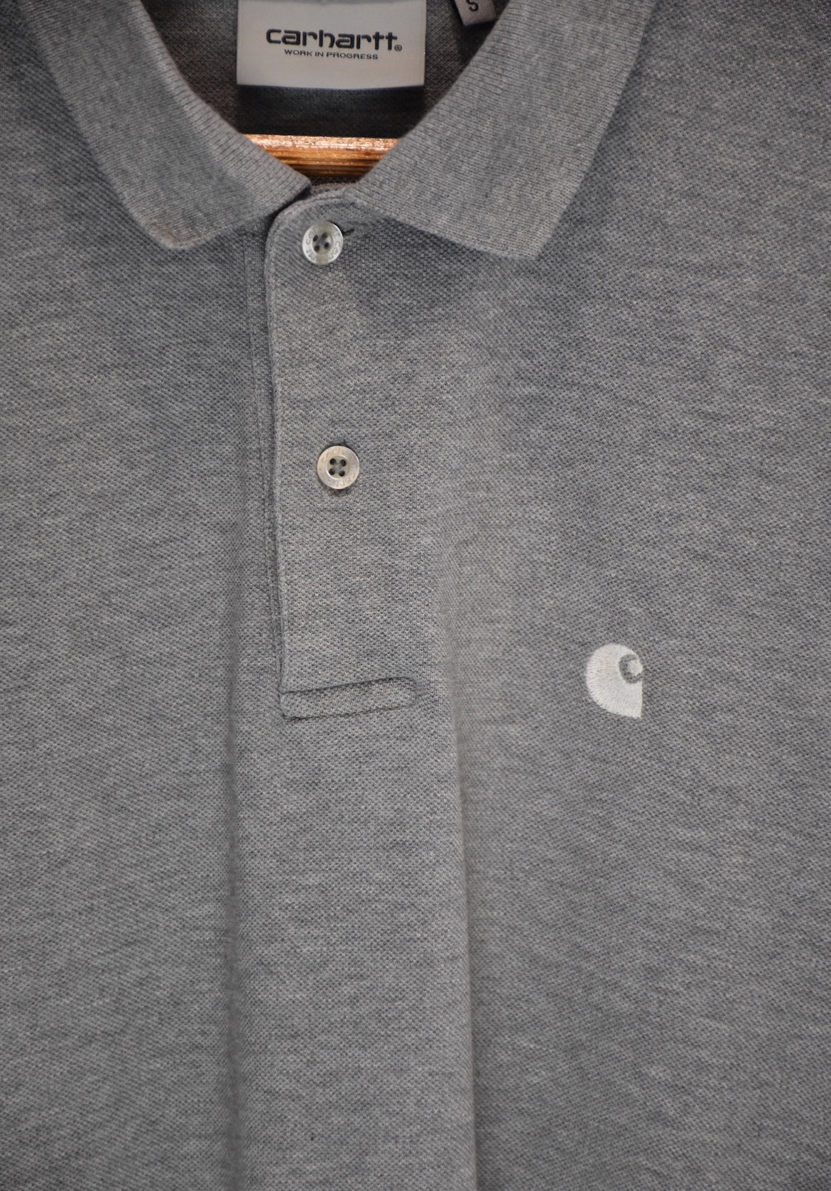 Polo gris Carhartt